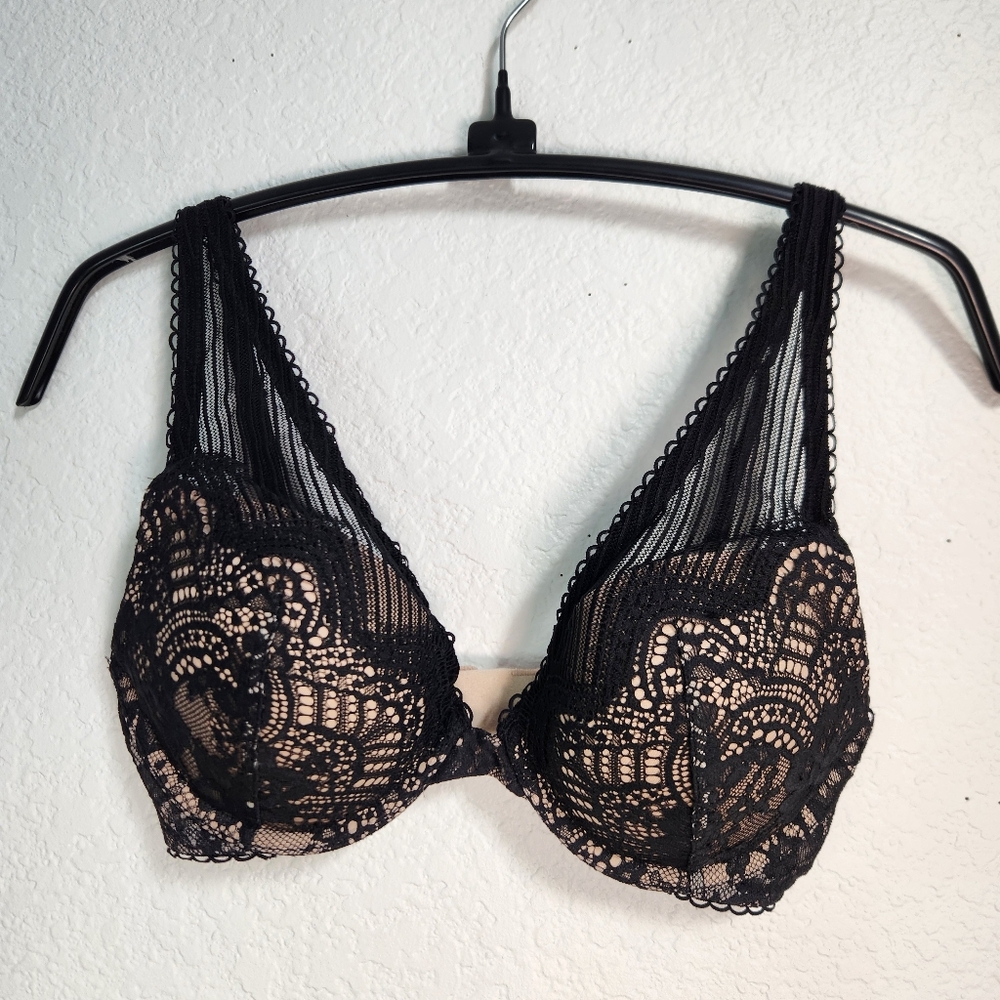Victoria Secret Dream Angels Push-Up Black‎ Lace Bra, Size 32C